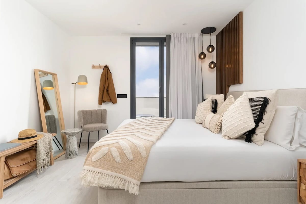 Two Bedroom Penthouse with Large Terrace | In-room safe, soundproofing, free WiFi, bed sheets