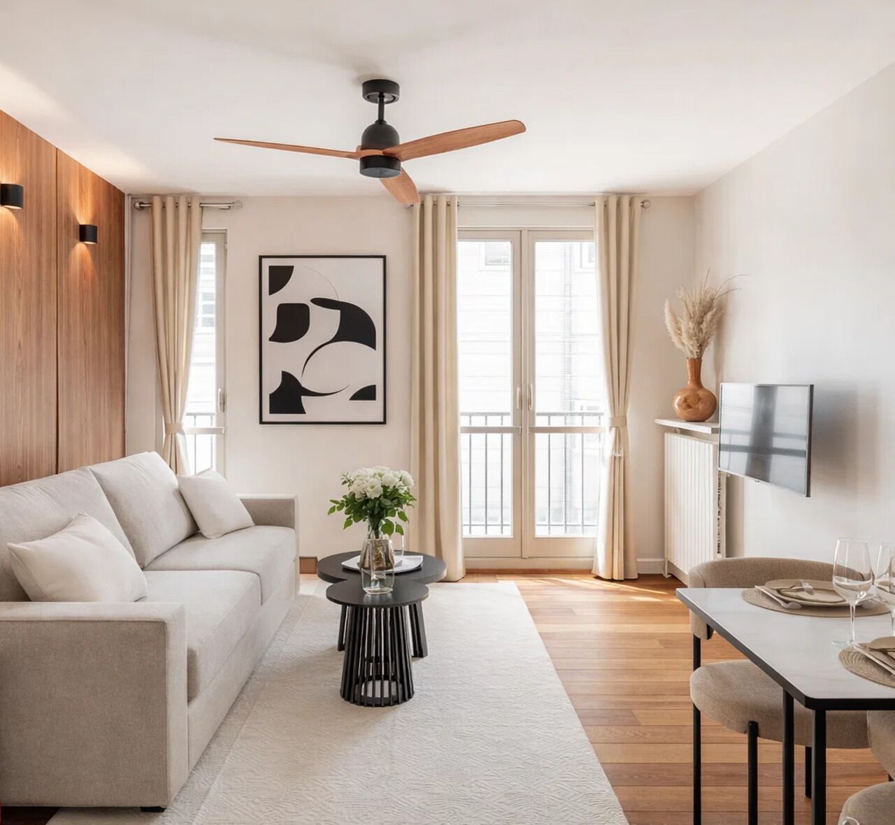 Comfort Studio Suite, Courtyard View | Living area