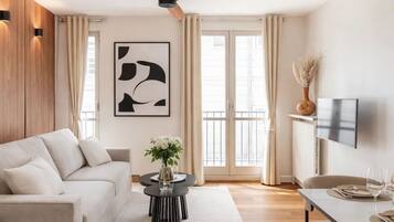 Comfort Studio Suite, Courtyard View | Living area