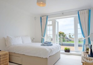 6 Schlafzimmer, BĂŒgeleisen/BĂŒgelbrett, WLAN, BettwĂ€sche