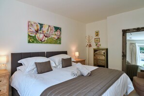 4 chambres, fer et planche à repasser, Wi-Fi gratuit, draps fournis