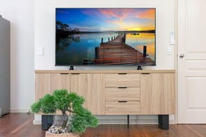 House | 5 bedrooms - Zen Pandanus Point Pool - Backyard - Balcony (McMinns Lagoon)