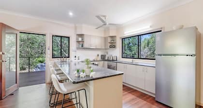 Zen Pandanus Point Pool - Backyard - Balcony