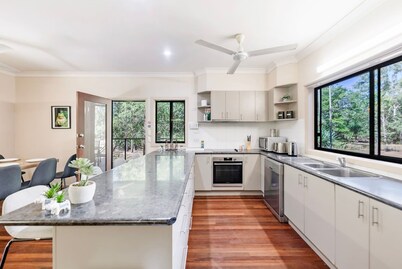 Zen Pandanus Point Pool - Backyard - Balcony