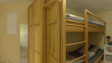 1 bedroom, free WiFi, bed sheets