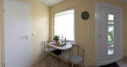 Kleines Apartment für zwei Personen mit Garten und eigenem Eingang