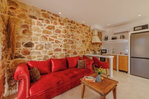 Villa, sjøutsikt | Spiseområde på rommet