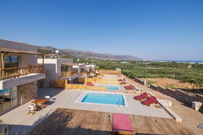 Seasonal outdoor pool - Minoan Villas (Malia)