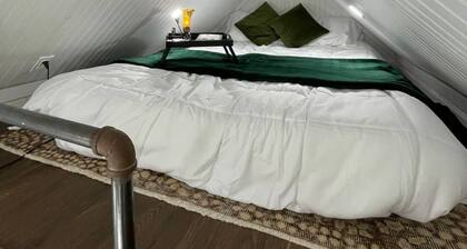 ~ Frog & Toads Cozy Cove ~ A tiny home with a big personality!