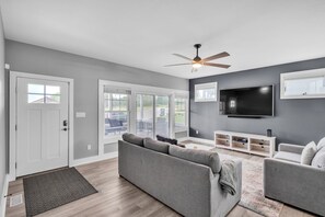 House, 4 Bedrooms | Living area - Pet-friendly Getaway With Golf & Private Patio Retreat 4 Bedroom Home (South Bend)