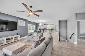 House, 4 Bedrooms | Living area - Pet-friendly Getaway With Golf & Private Patio Retreat 4 Bedroom Home (South Bend)