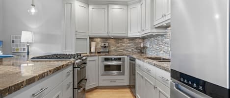 Condo, 2 Bedrooms | Private kitchen