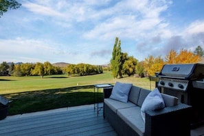 Condo, 2 Bedrooms | Property grounds