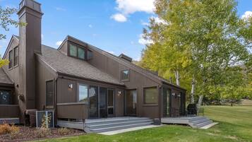 Condo, 2 quartos | Fachada