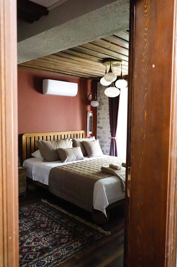 Standard Double Room | Free WiFi