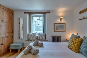 3 bedrooms, iron/ironing board, free WiFi, bed sheets - Cawsand Cottage (Cawsand)