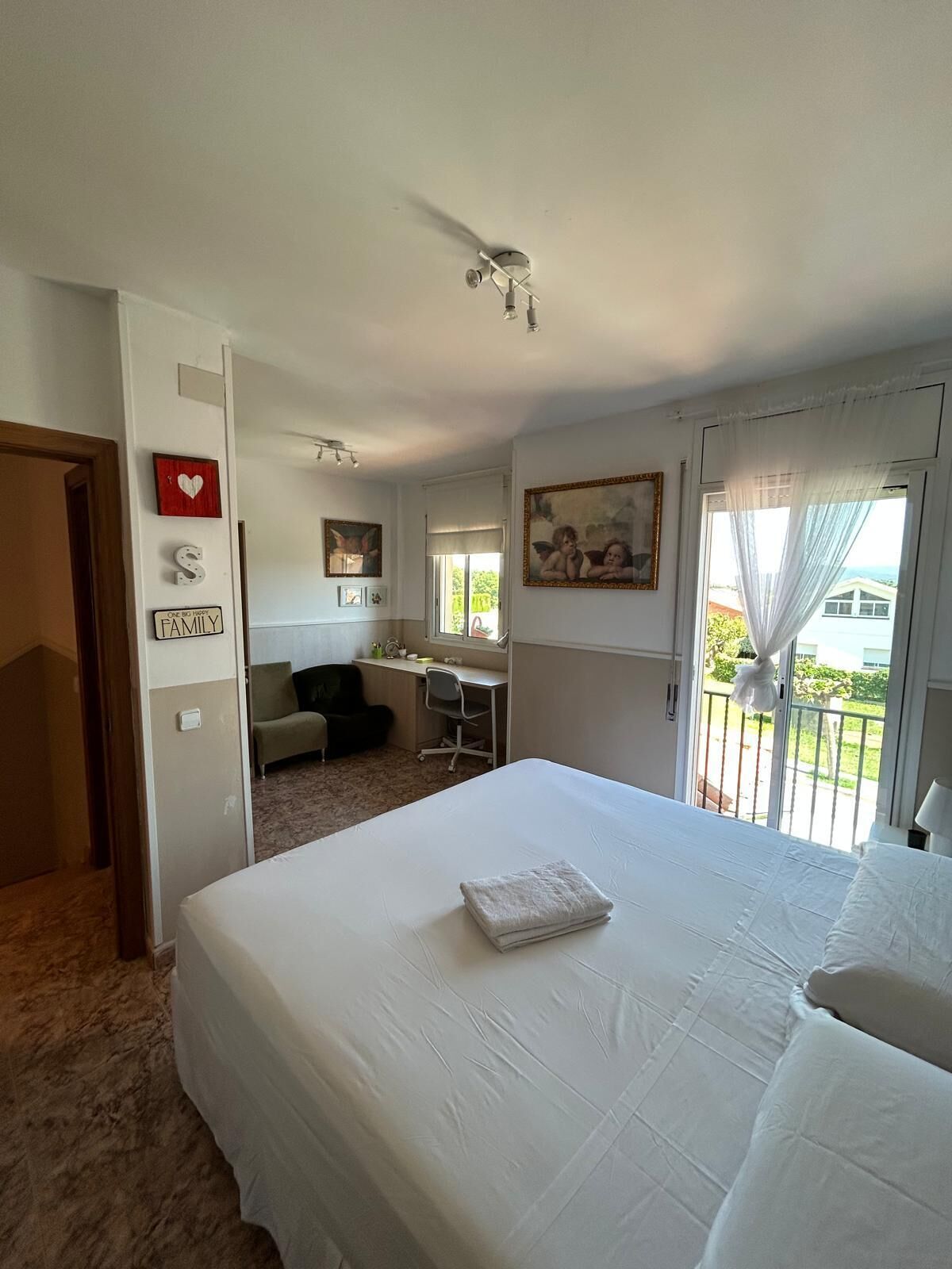 3 dormitorios, tabla de planchar con plancha, wifi y ropa de cama