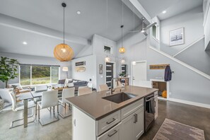 Dining - NEW! 1 minute to beach-Ocean Views-Hot Tub-Waffles for Breakfast (Westport)