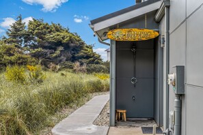 Exterior detail - NEW! 1 minute to beach-Ocean Views-Hot Tub-Waffles for Breakfast (Westport)