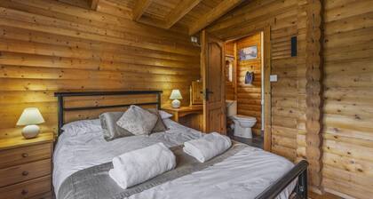 Cragdhu Log Cabin