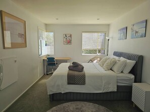 4 camere, una scrivania, ferro/asse da stiro, Wi-Fi