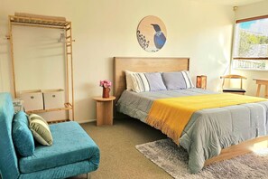 4 habitaciones, escritorio, tabla de planchar con plancha y wifi