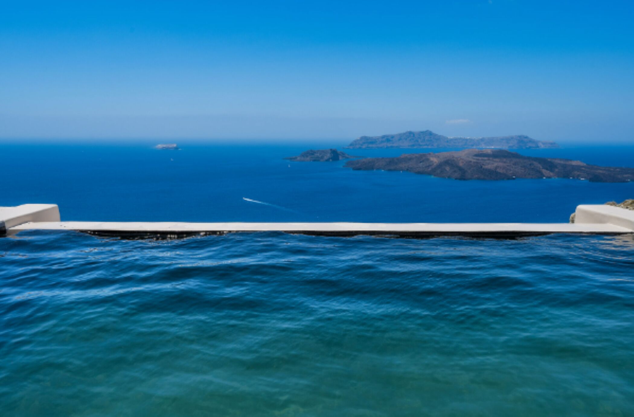 Honeymoon Suite | In-room safe, individually decorated, individually furnished