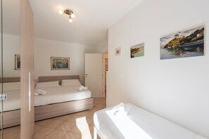 Classic Apartment, City View | Bathroom