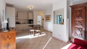 Family Apartment, 1 Bedroom, Garden View | Private kitchen - Sunny Family Flat with Garden (Santa Margherita Ligure)