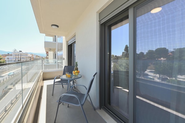 Apartment, 2 Bedrooms, City View | Terrace/patio