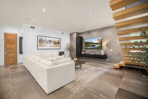TV connectée, cheminée