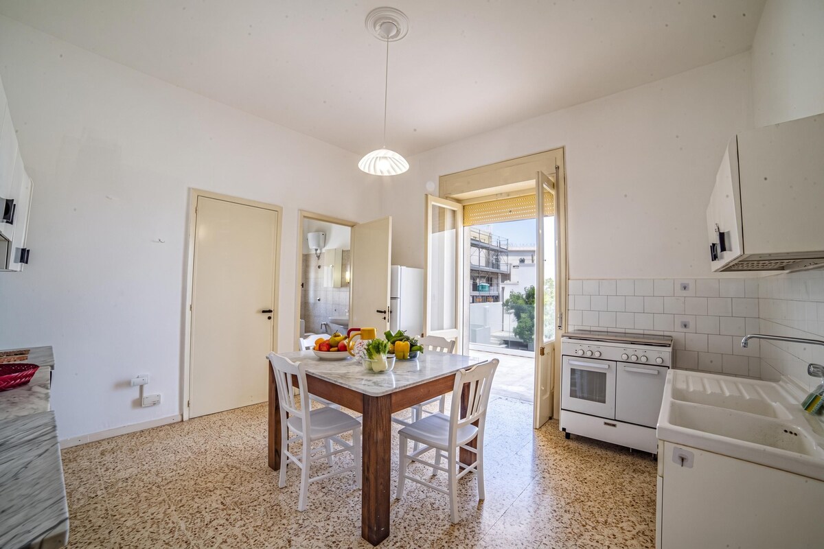 Villa familiar, 3 habitaciones, balcón (Giulia Apartment 2 Sea View) | Cocina privada