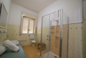 Family Villa, Multiple Bedrooms, 2 Bathrooms (Villa Giulia Sea View) | Bathroom | Separate tub and shower, bidet, towels, soap