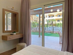 Apartment, 3 Bedrooms, Smoking, Patio