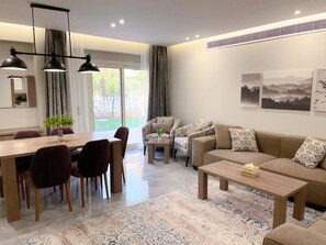 Apartment, 3 Bedrooms, Smoking, Patio | Living room
