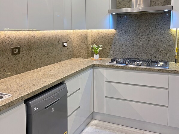 Apartment, 3 Bedrooms, Smoking, Patio | Interior