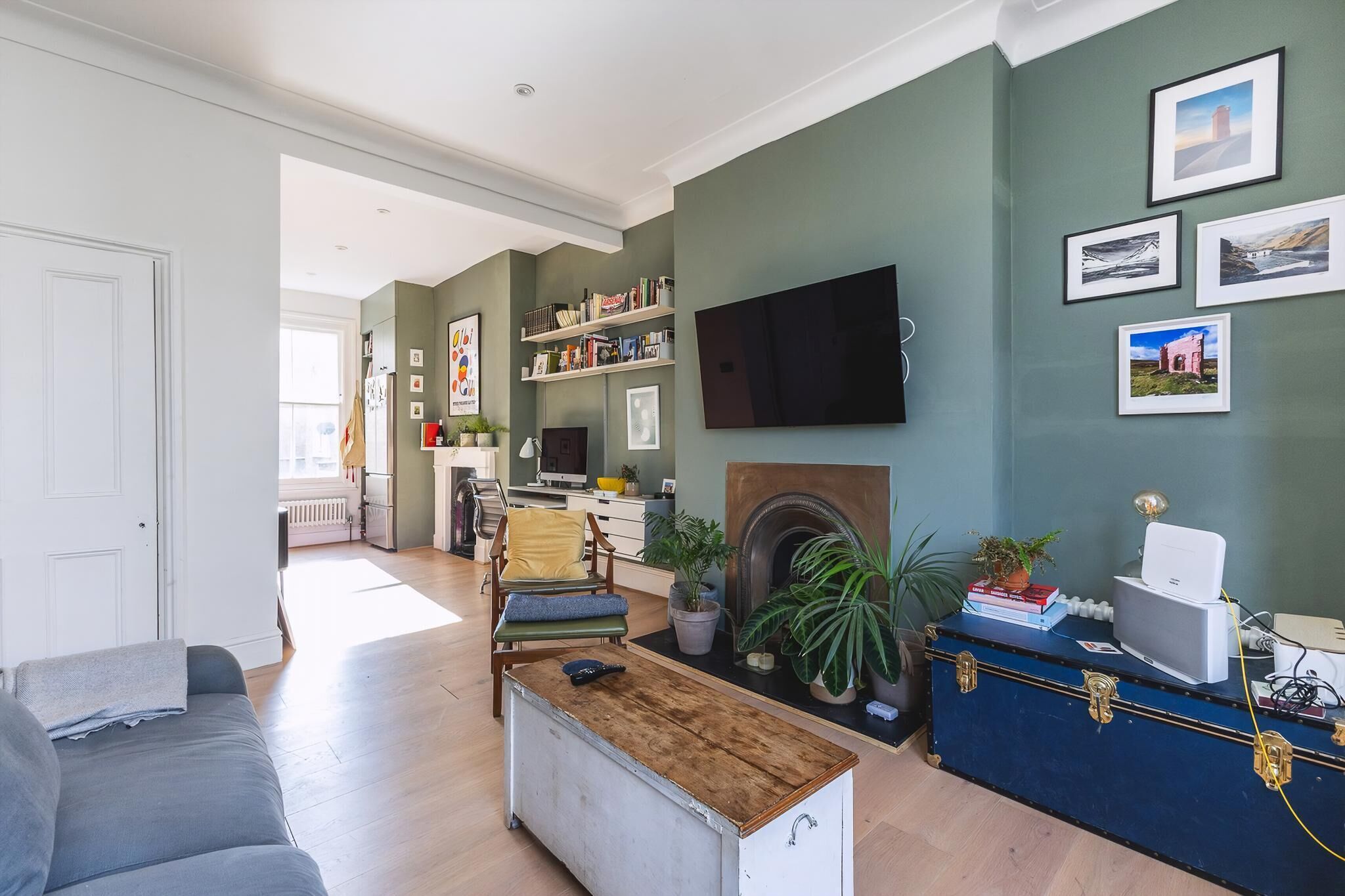 Apartment (Leafy & Stylish Brixton Retreat) | Living room