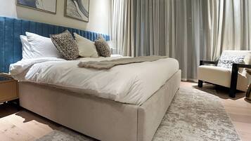 Luxury Penthouse, 1 King Bed, Balcony