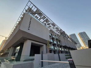 Exterior - Stylish 1BR Penthouse in The Autograph (Dubai)