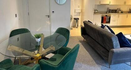 DH Aparthotels - Cromwell Apartment