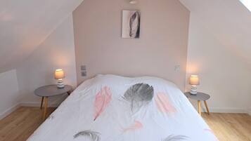 2 bedrooms, individually furnished, bed sheets