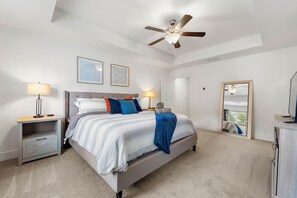 3 soverom, strykejern/-brett, wi-fi og sengetøy