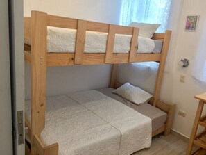2 bedrooms, iron/ironing board, WiFi, bed sheets - Chicama Damore House - Family Place (Trujillo)