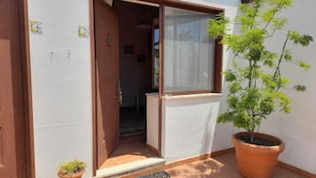 Habitación, patio | Terraza o patio