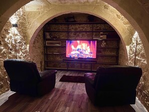 Maison, 2 chambres, fumeurs, piscine privée | Salle de séjour | Livres