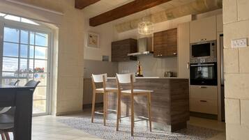 Casa, 2 habitaciones, para fumadores, alberca privada | Interior