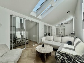 Apartamento conforto | Sala de estar | Smart TV 55 polegadas com canais digitais