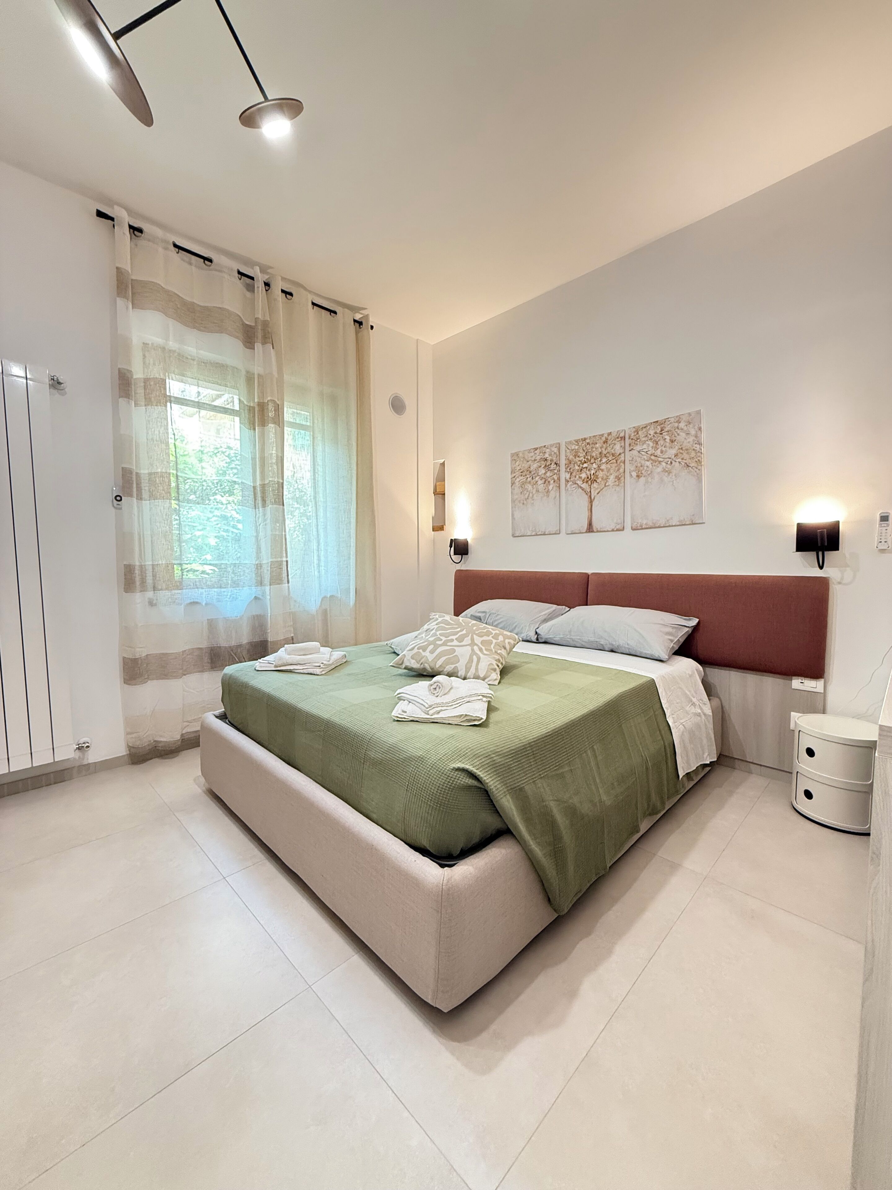 1 habitación, tabla de planchar con plancha, wifi gratis y ropa de cama 