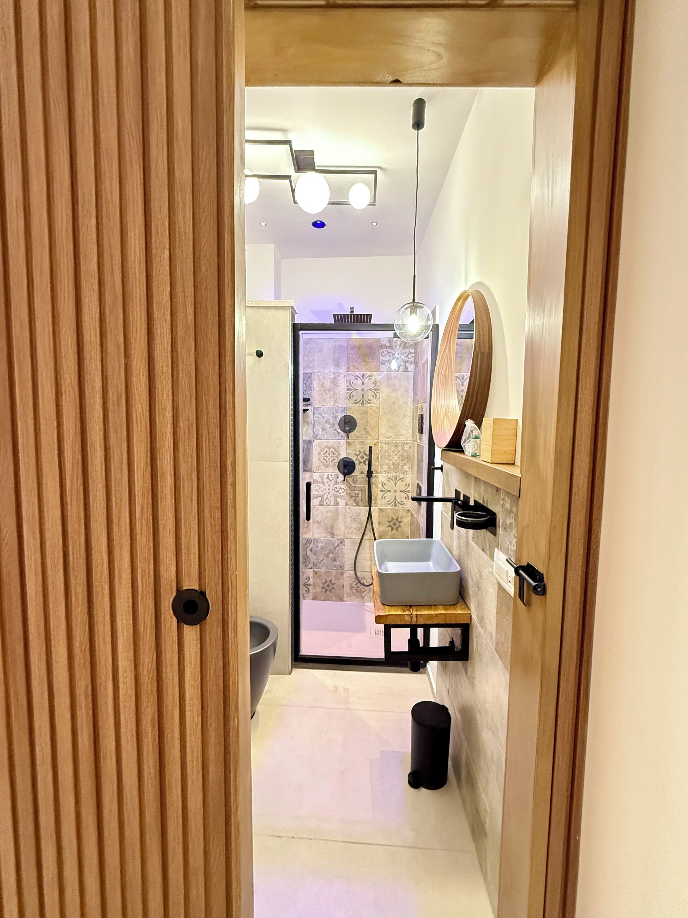 Dusche, Haartrockner, Bidet, Handtücher