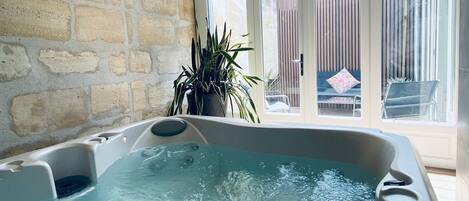 Bain à remous privé